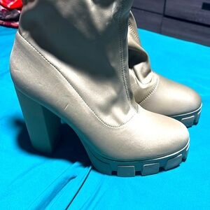 Very stylish, like new